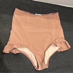 Kortni Jeane All ruffled bottoms. Sz XS